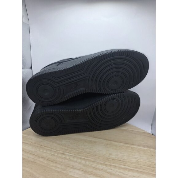 Size 8 Men’s - Nike Air Force 1 '07 Low Triple Black Sneakers Shoes - Picture 7 of 8
